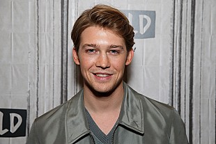 「ジョー・アルウィン、恋人テイラー・スウィフトとの婚約の噂について語る」