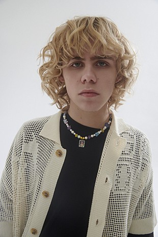 「ザ・キッド・ラロイ、切ない新曲「サウザンド・マイルズ」のMV公開 」