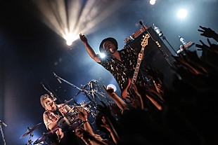 「MONGOL800、デジタルシングル「想うた～親を想う～」4/29リリース　アートワークはメンバー髙里の“書”」