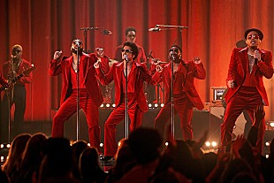 「【2022 #BBMAs】シルク・ソニック／フローレンス・アンド・ザ・マシーン／マックスウェルなどのパフォーマンス決定」