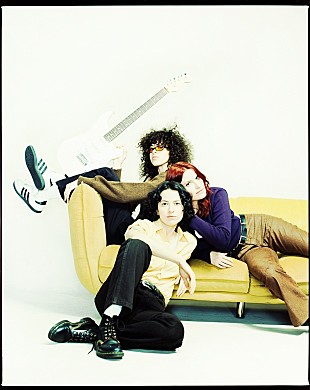 「ムナ、“言葉の力”について歌った新曲「Kind Of Girl」のMV公開」