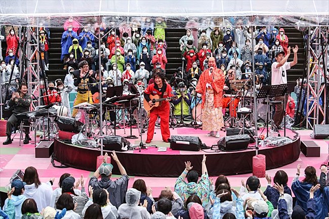 スターダストレビュー「＜ライブレポート＞都会の真ん中で、大人のための音楽祭 【靭公園 MUSIC FESTA FM COCOLO 風のハミング】」1枚目/9