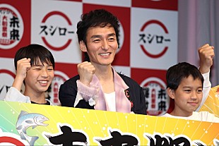 「草なぎ剛「僕、前世はイカだったんじゃないかな」　「おいしいものを好きな人と食べるのが一番の幸せ」」