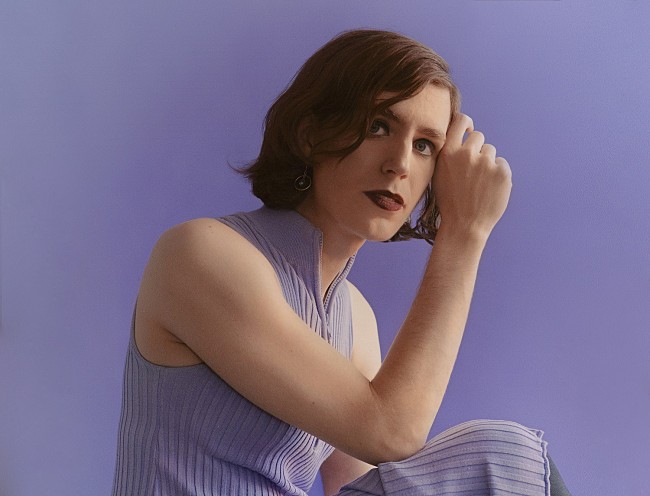 「エズラ・ファーマン、新曲「Forever In Sunset」のMV公開」1枚目/2