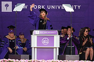 「テイラー・スウィフト、ニューヨーク大学から名誉学位を授与 スピーチを披露」