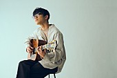 川崎鷹也「川崎鷹也、新曲「愛の灯」MVは実写×アニメーションの融合」1枚目/4