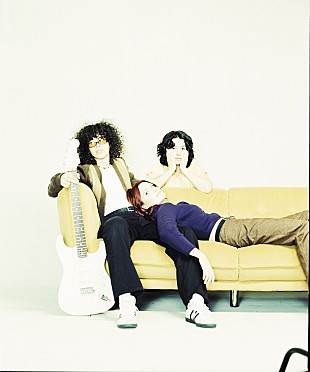 「ムナ、残酷な歌詞のダンス・チューン「Home By Now」を解禁」