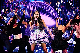 「オリヴィア・ロドリゴ、米ロサンゼルス公演で『ハイスクール・ミュージカル：ザ・ミュージカル』のキャストと再会」