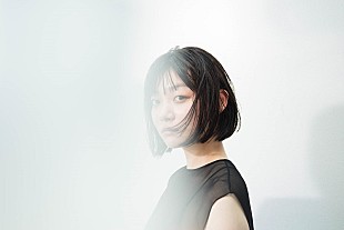 「三浦透子、新曲「intersolid」MV公開　ドラマ『何かおかしい』主題歌」