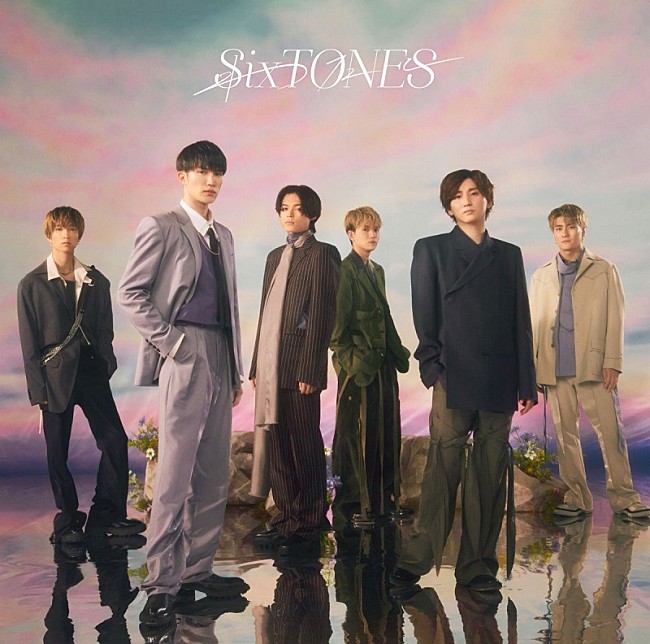 SixTONES「【先ヨミ】SixTONES『わたし』前作を上回る勢いでシングル首位走行中　モー娘。／リトグリが後を追う」1枚目/1