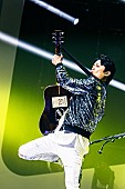 福山雅治「福山雅治「まだまだ音楽は止まりません」、デビュー30周年記念ツアーを完走　ライブレポが到着」1枚目/4