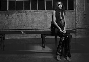 「クロムハーツ創業者令嬢、ジェシー・ジョー・スタークがデビューALより「modern love」のMV公開」