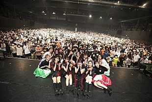 「PassCode、念願だったエビ中との熱狂ライブの公式レポート到着　長編ドキュメンタリーのティザー映像も解禁」