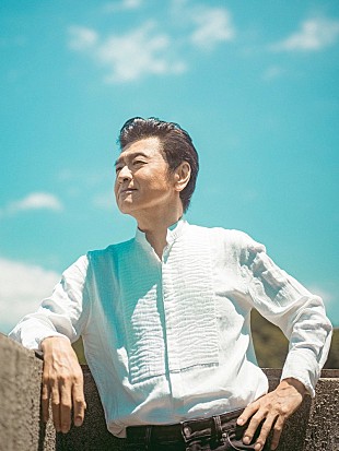 「桑田佳祐、ファンへの感謝を胸にソロ活動35周年イヤーをキックオフ」