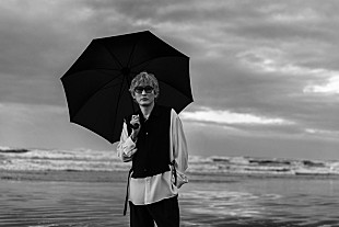 「スガ シカオ、25周年ツアー開催決定＆ヒャダインとコラボした新曲発表」