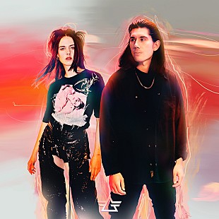 「グリフィン×ムー、燃え上がるような夏のロマンスを描いた「Reckless」のMV公開」