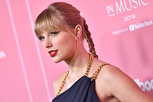 「テイラー・スウィフトの自宅に侵入した男が逮捕」