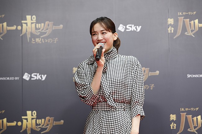 「綾瀬はるか「びっくりすることがたくさんあった」「ぜひこの夏に感情を揺さぶりに来て」」1枚目/1