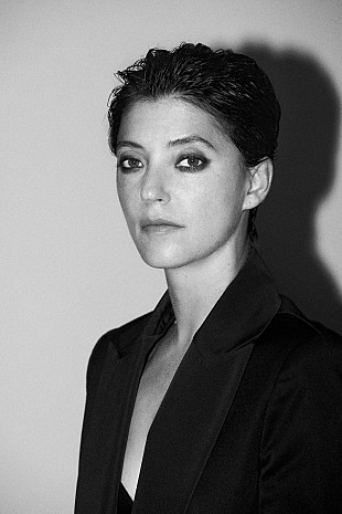 「シャロン・ヴァン・エッテン、「Headspace」のMV公開」