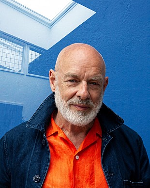 「ブライアン・イーノ、17年ぶりのボーカル・アルバム『FOREVERANDEVERNOMORE』10月リリース」