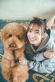 守屋麗奈「守屋麗奈（櫻坂46）1st写真集の先行カット第8弾は“プーちゃん”との一枚」1枚目/5