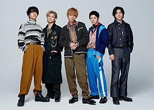 「King &amp; Prince、ドラマ主題歌「TraceTrace」MVで“アンドロイドと人間”ダンスを披露」