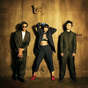 「ヤー・ヤー・ヤーズ、ダンスフロア向けの新曲「Burning」公開」