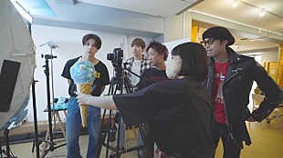 「go!go!vanillas、最新曲「ペンペン」MVメイキング映像公開」