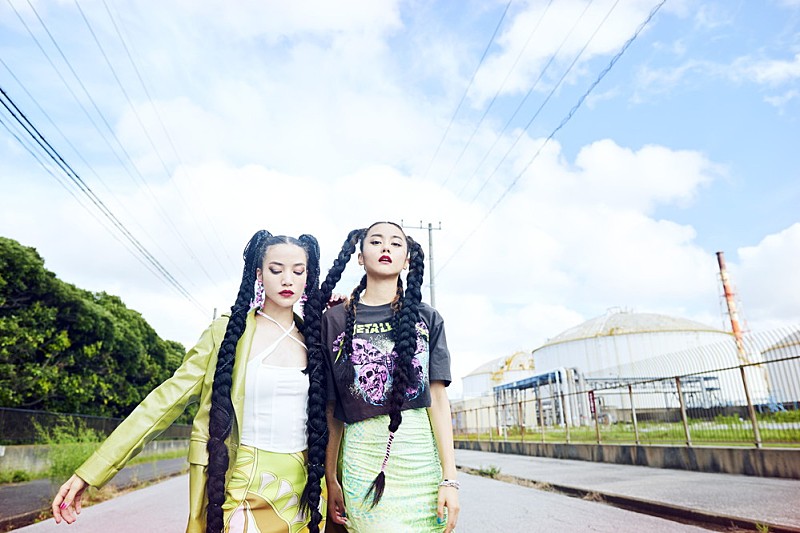 FEMM、ドラマ『生き残った6人によると』主題歌収録のEP『THE SIX』リリース　MVも公開