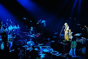 「＜ライブレポート＞Kroi、アクシデントさえもグルーヴで包み込んだ初のフリーライブ【TAKE OFF】」