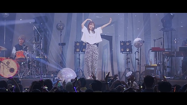 大塚愛「大塚 愛、「恋フル」ライブ映像公開」1枚目/5