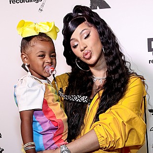 「カーディ・B、4歳の娘がレディー・ガガ「バッド・ロマンス」を歌う動画を公開」