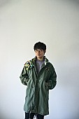 「高橋優、ニューアルバムのタイトルは『ReLOVE &amp;amp; RePEACE』収録曲＆新ビジュアルなど解禁」1枚目/5