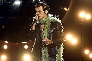 「ハリー・スタイルズ、映画『ドント・ウォーリー・ダーリング』のためにオリジナル曲を書き下ろす」