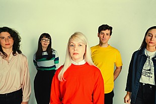「Alvvays、ニューアルバム『Blue Rev』の特設サイトがオープン」
