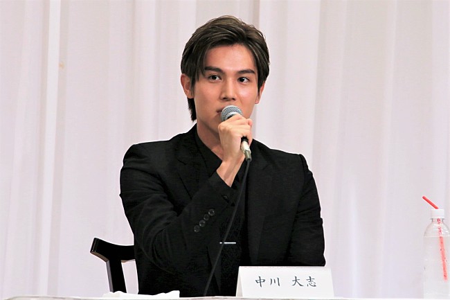 「中川大志「昭和の芸能界は僕の世代からはすごく新鮮」　松井玲奈らと「昭和歌謡界」の音楽劇に挑戦」1枚目/1