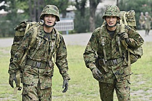 「「テッパチ！」“宙”町田啓太と“馬場”佐野勇斗の「バディは最高」　“桜間”白石麻衣のキスシ－ンは「男前でカッコいい」」