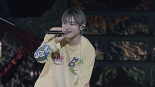 「SKY-HI、グルーヴィな「Fly Without Wings」ライブ映像を公開」