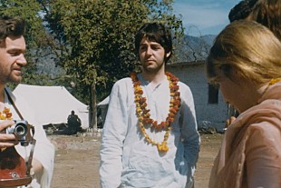 「ポールの素顔に迫る証言と場面写真が解禁『ミーティング・ザ・ビートルズ・イン・インド』」