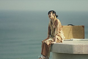 「幾田りら、“色んな旅をしてきた人の成長を歌った曲”「スパークル」MVはロードムービー」