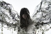 Aimer「Aimer、アニメ『チェンソーマン』ED曲収録のミニアルバム『Deep down』ジャケット＆新アー写を公開」1枚目/4