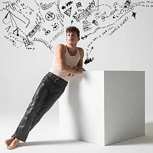 「チャーリー・プース、10/7リリース新AL『CHARLIE』より「Charlie Be Quiet !」先行配信」