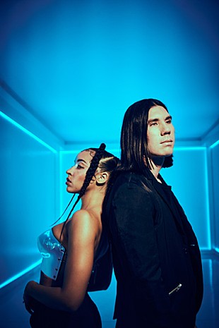 「グリフィン、情熱的な新曲「Scandalous」でティナーシェとタッグ」