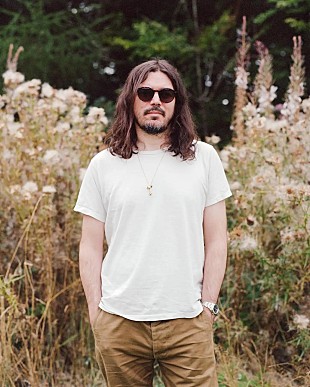 「ビビオ、故プリンスを意識した新曲「Potion」のリリック・ビデオ公開」