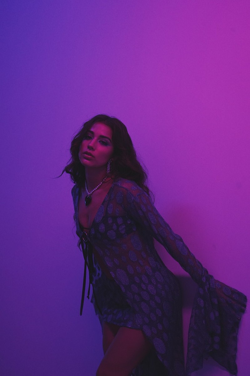 「アライナ・カスティーロ、新EP『fantasies』10/14リリース」1枚目/2