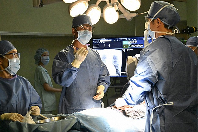 「「祈りのカルテ」“諏訪野”玉森裕太の「奮闘ぶりがいい。笑顔になれる」　“冴木”椎名桔平の外科医役に「かっこいい」」1枚目/1