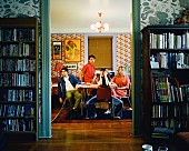 「フランキー・コスモス、瞑想の仕組みを捉えた「Empty Head」MV公開」1枚目/2