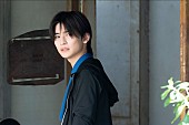 「「君の花になる」“弾”高橋文哉と“あす花”本田翼のおんぶシ－ンに胸キュン　「２人の距離が近過ぎる」「王道ラブコメ感があって好き」」1枚目/1