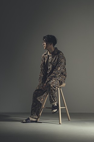 「Murakami Keisuke、ノスタルジー溢れるカラフルな世界観を描く「Midnight Train」MV公開」