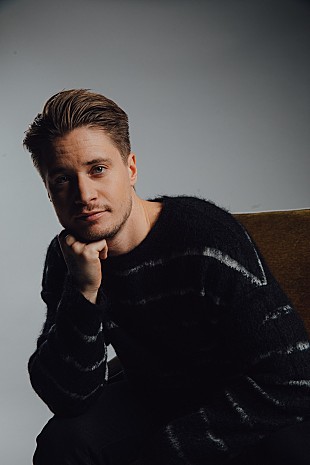 「カイゴ、ニューAL『スリル・オブ・ザ・チェイス』をサプライズ・リリース 日本限定CDは12月発売」